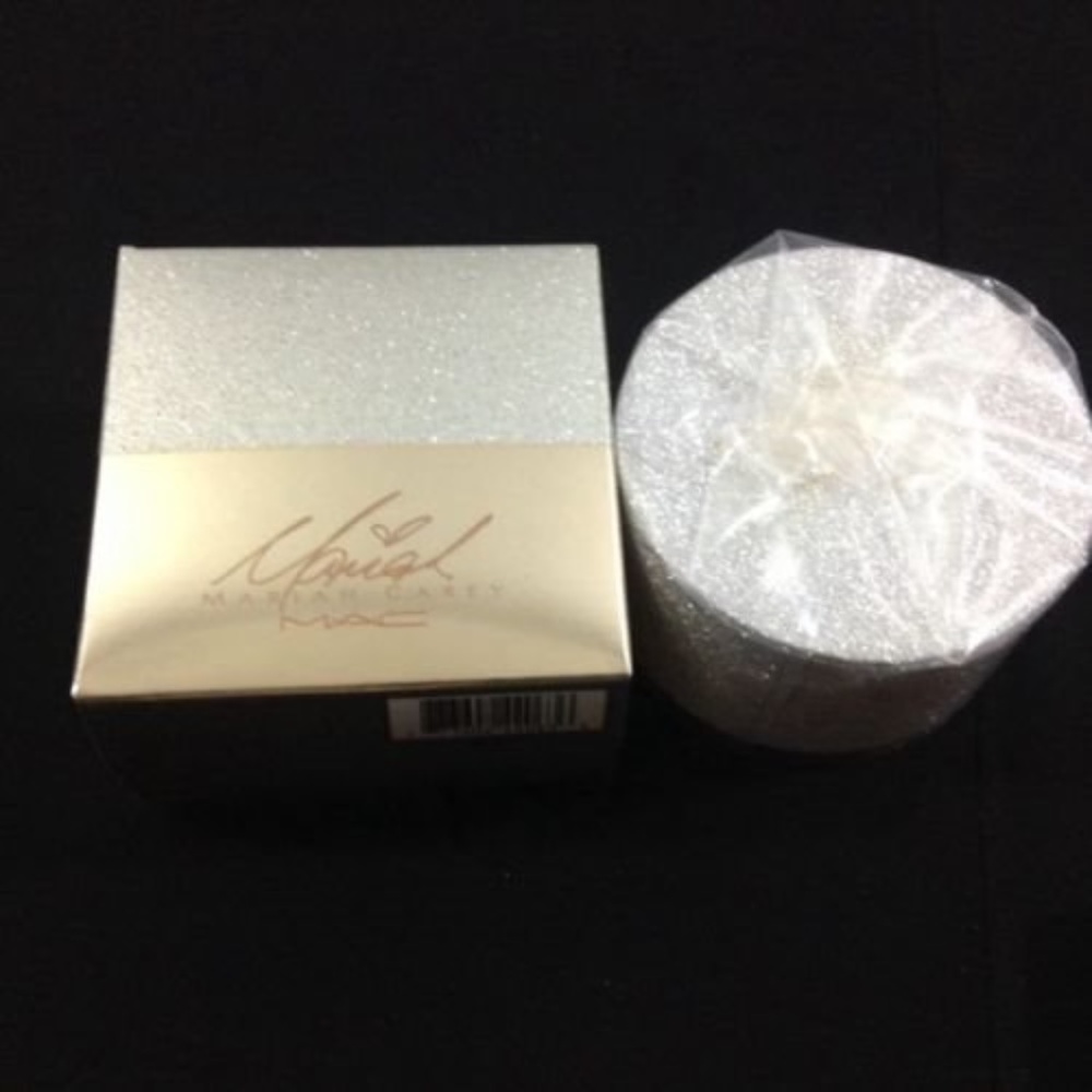 MAC Mariah CArey TOUCH BODY POWDER